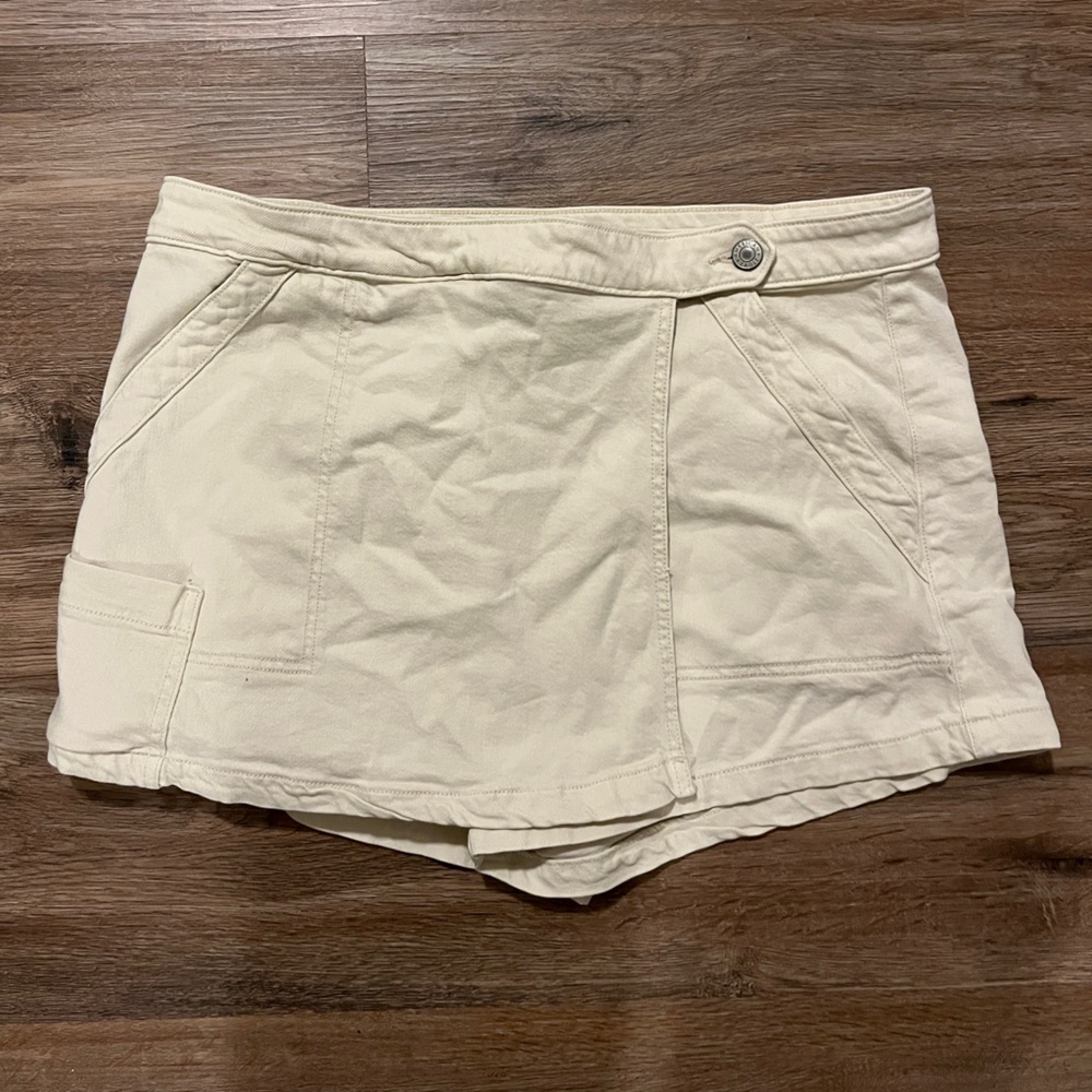 American Eagle Outfitters Cream Skort